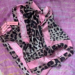 💖🌸Juicy Couture Pink Leopard Scarf